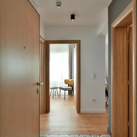 Daire Groodvy House *