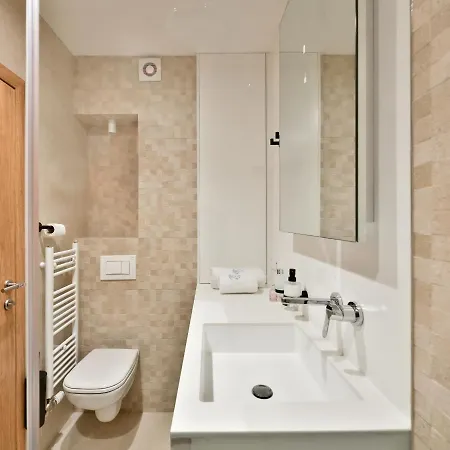 Daire Groodvy House *